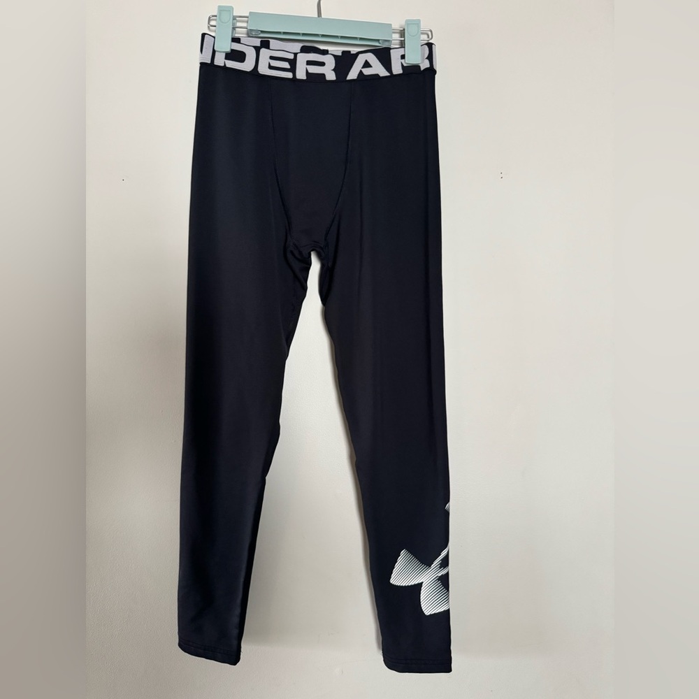 Under Armour Coldgear Black Leggings with White Logo. Size youth large